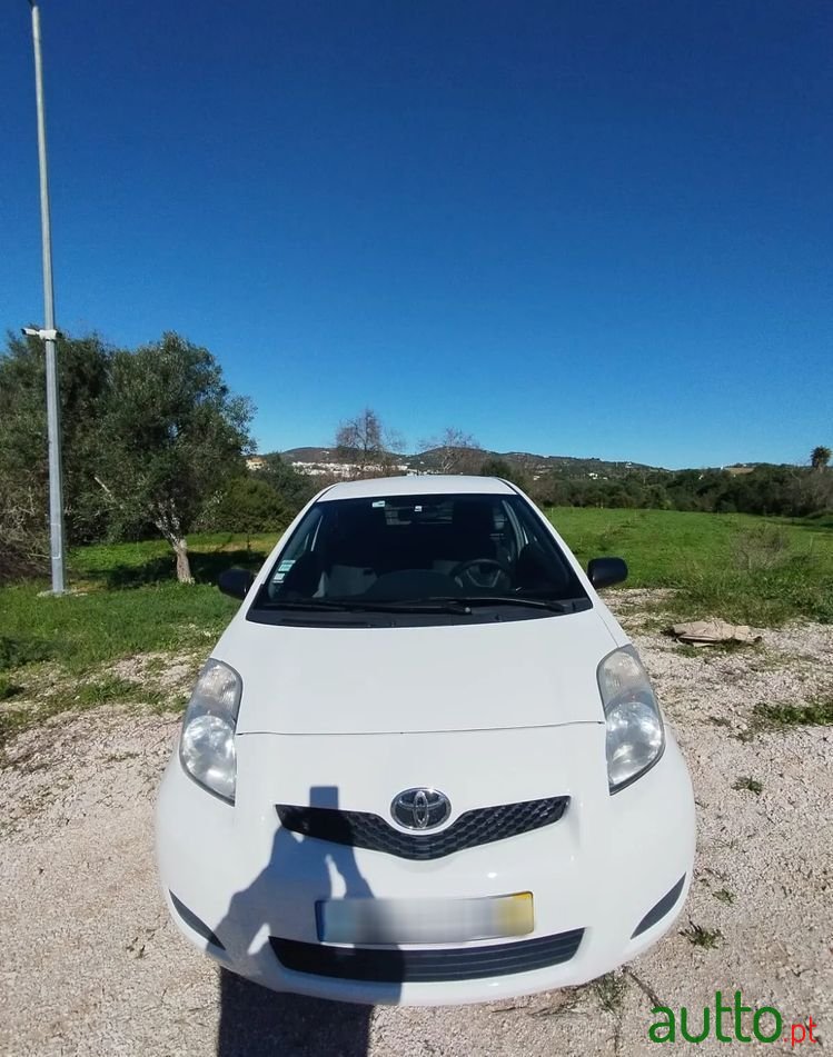 2011' Toyota Yaris 1.4 D-4D Ac photo #5