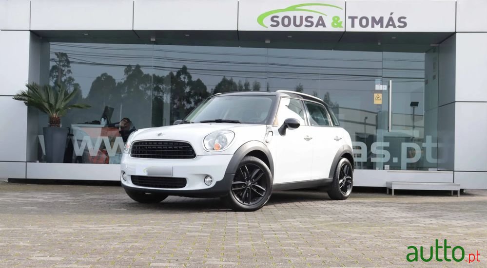 2012' MINI Countryman Cooper D photo #2