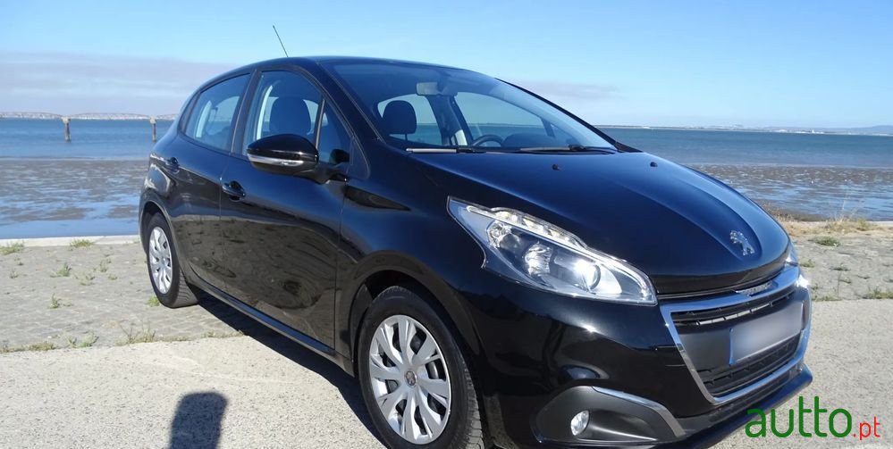 2018' Peugeot 208 1.6 Bluehdi Active photo #4