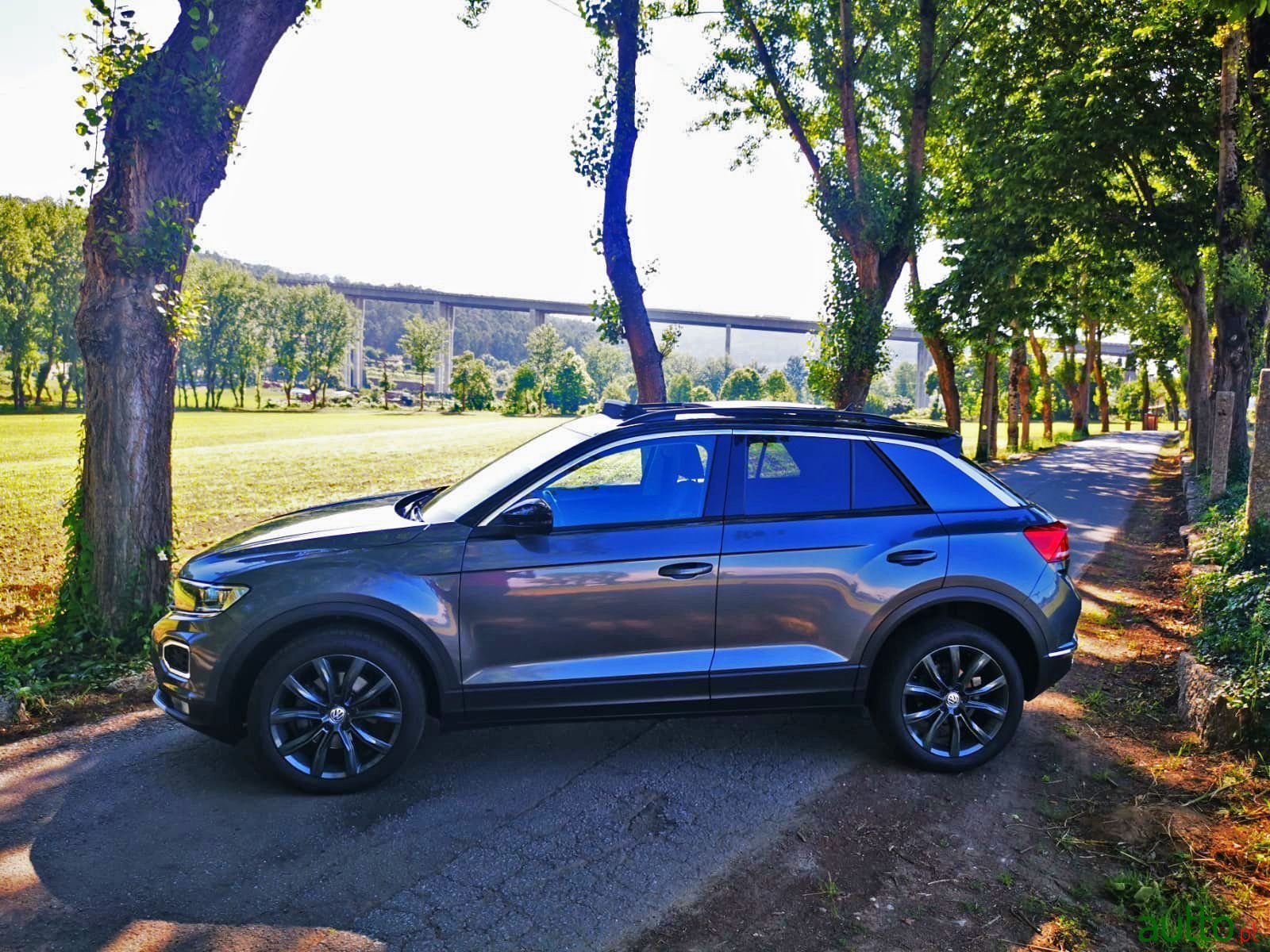 2018' Volkswagen T-Roc photo #2