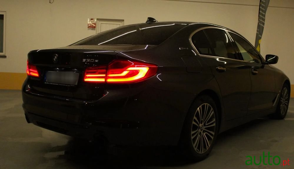 2018' BMW 530 E Iperformance photo #5