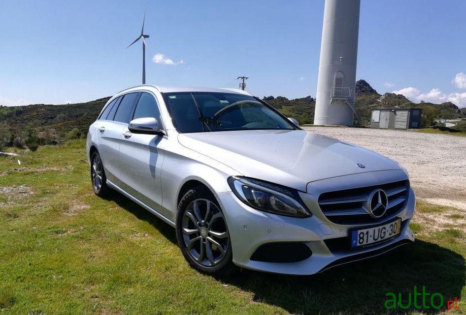 2015' Mercedes-Benz C-200 Avantgarde photo #2