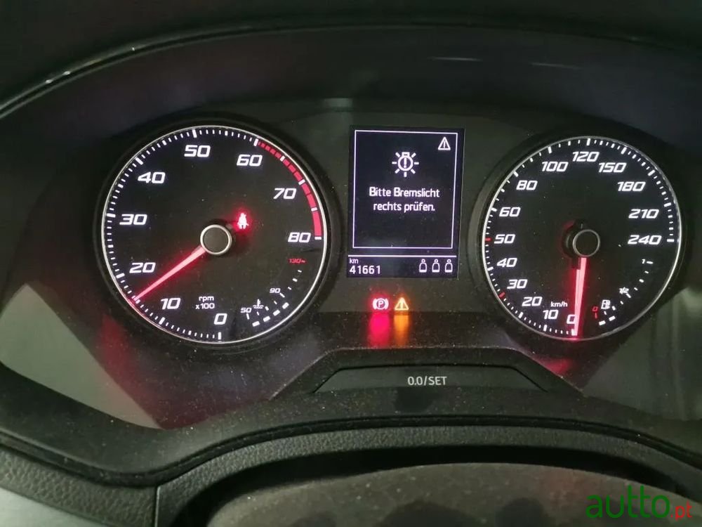 2020' SEAT Arona 1.0 Tsi Style photo #3