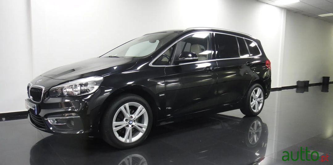 2016' BMW 216 Gran Tourer photo #1