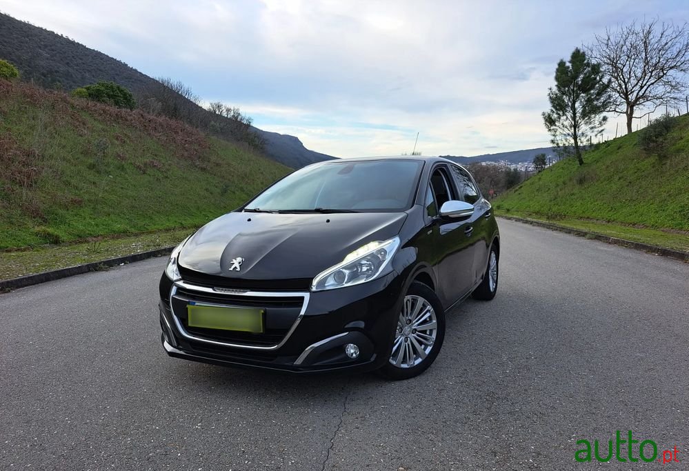 2017' Peugeot 208 photo #5