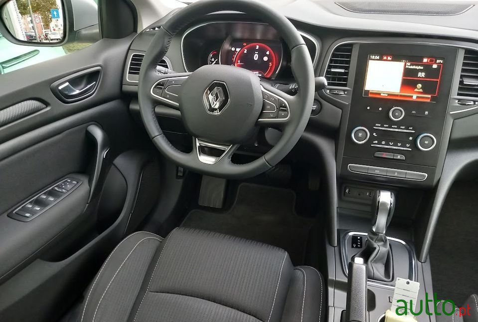 2020' Renault Megane Sport Tourer photo #6