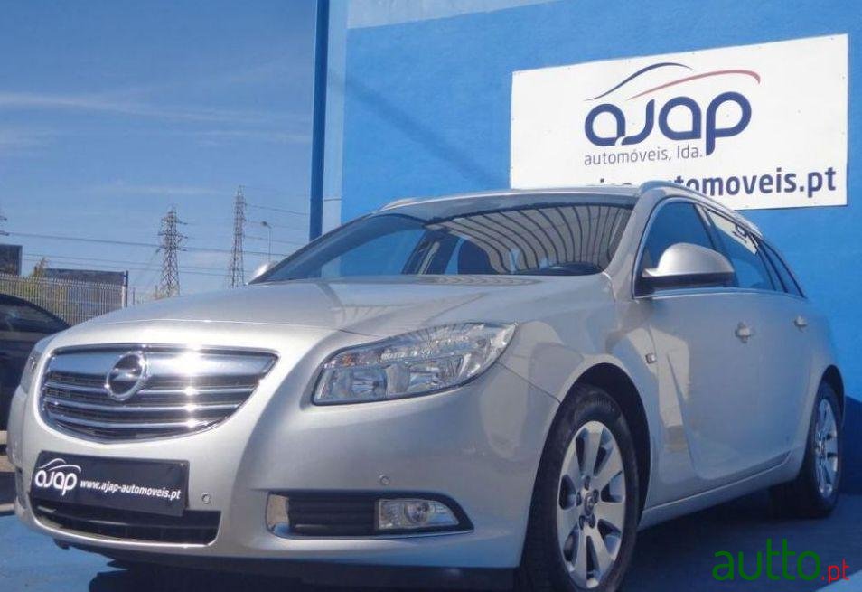 2012' Opel Insignia Sports Tourer photo #2