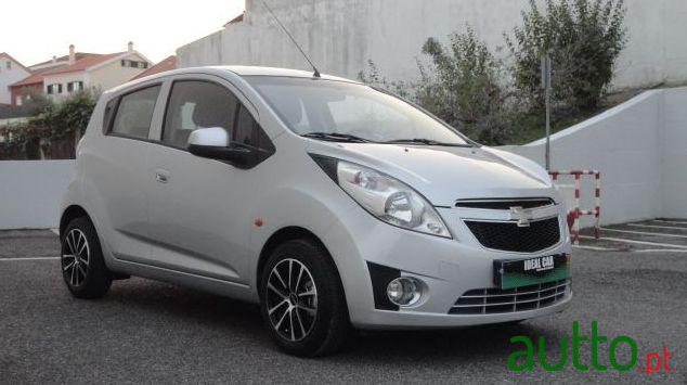 2010' Chevrolet Spark 1.0 Lt photo #2