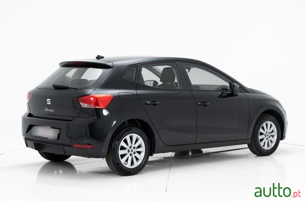 2023' SEAT Ibiza 1.0 Tsi Style photo #3