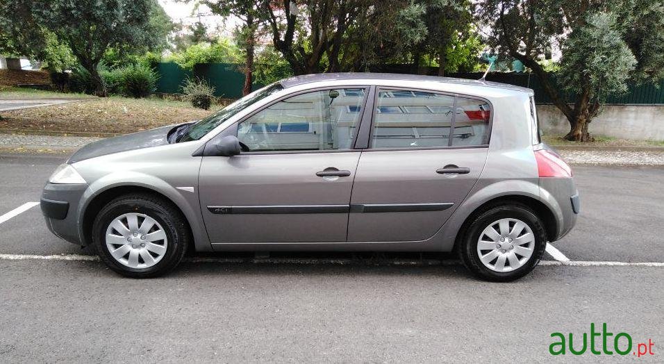 2004' Renault Megane photo #3