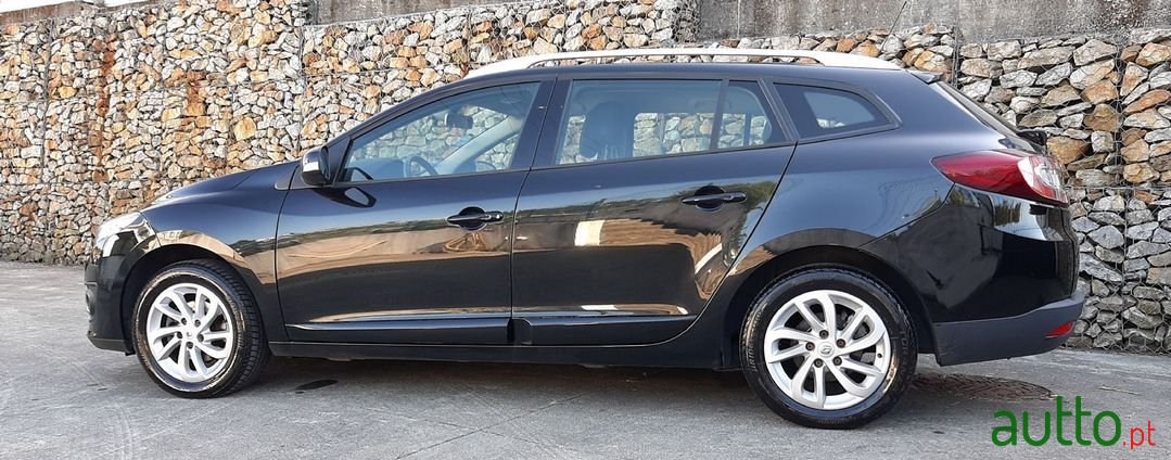 2014' Renault Megane Sport Tourer photo #5