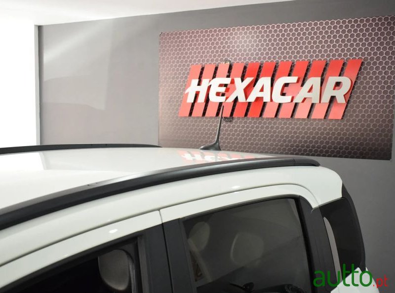2024' Fiat Panda 1.0 Hybrid Cross photo #4