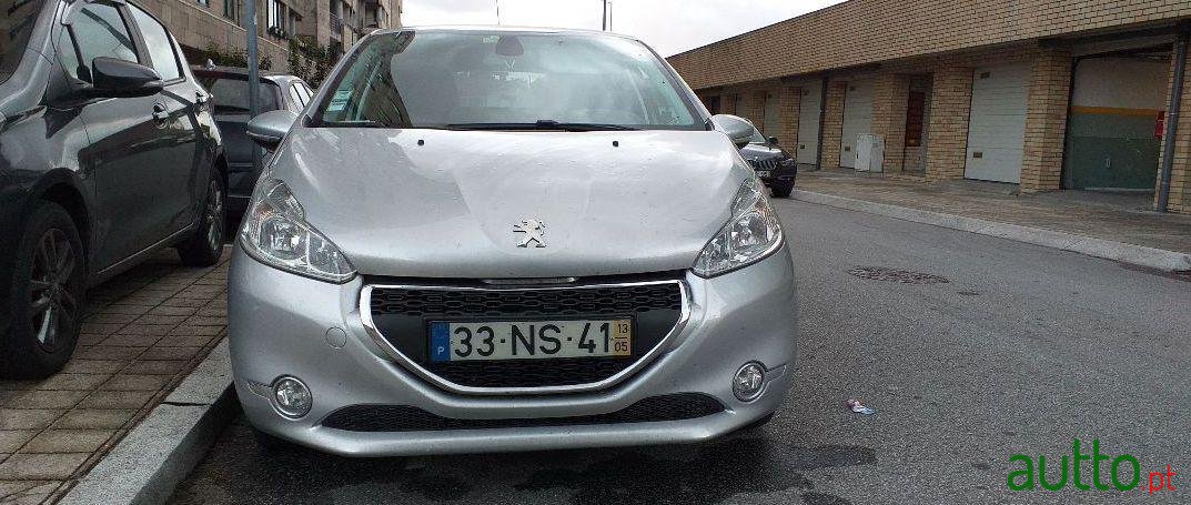 2013' Peugeot 208 photo #2