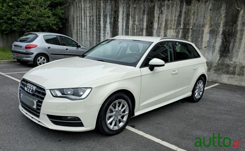 2014' Audi A3 Sportback photo #1