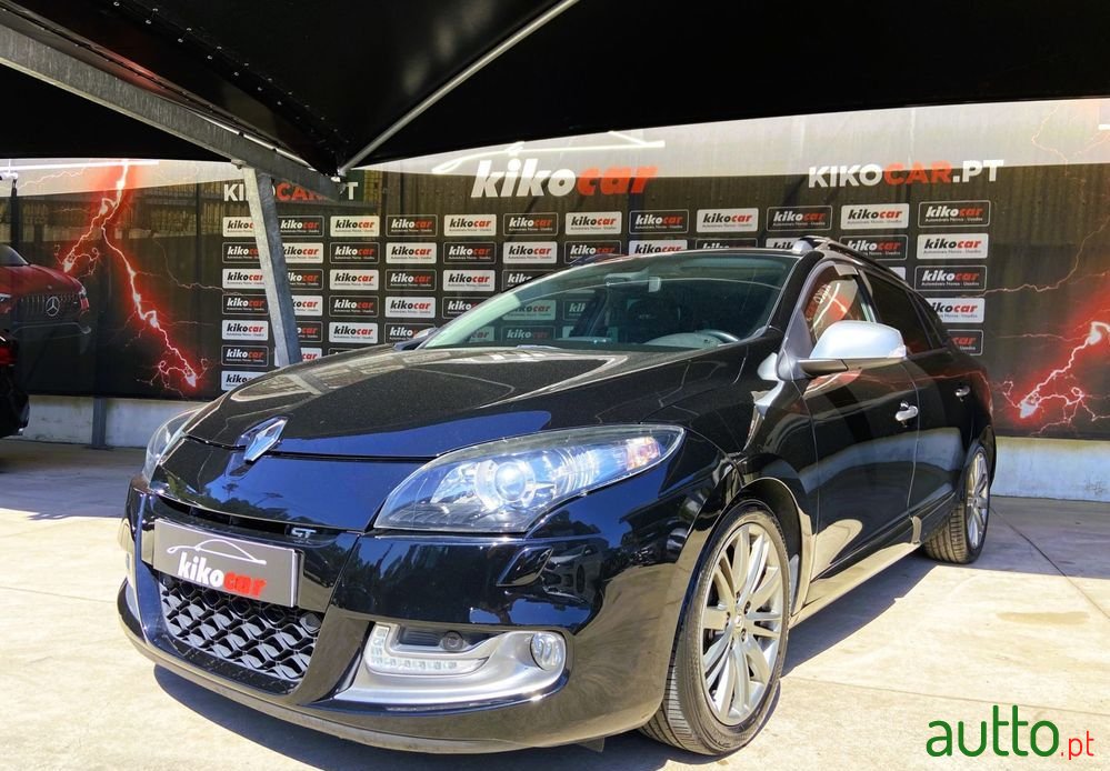 2012' Renault Megane Sport Tourer photo #3