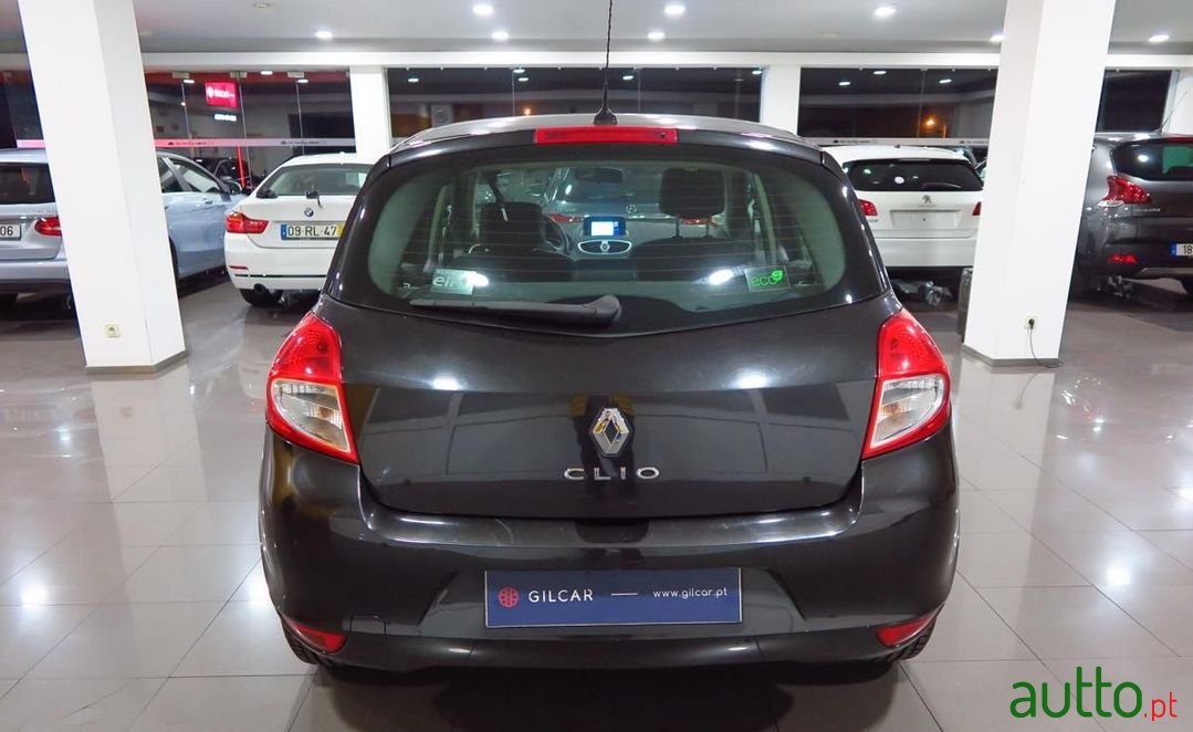 2009' Renault Clio photo #5