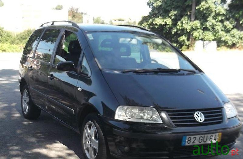 2003' Volkswagen Sharan photo #2