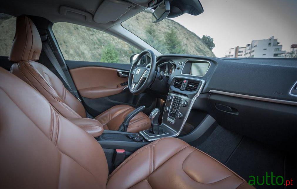 2012' Volvo V40 1.6 D2 Summum photo #3