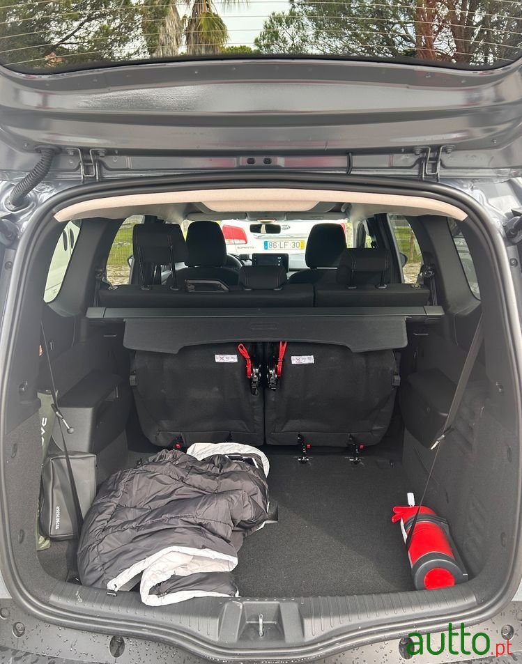 2023' Dacia Jogger photo #3