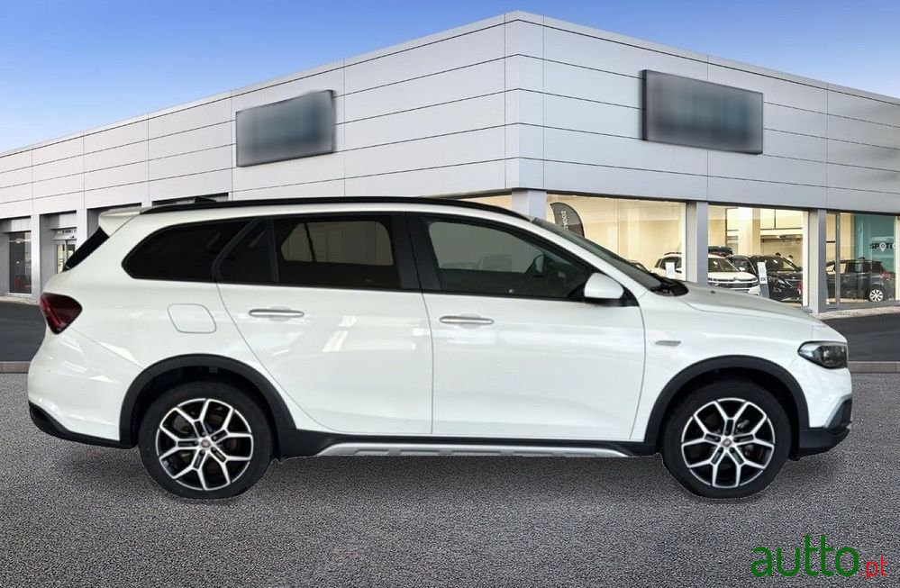 2023' Fiat Tipo Station Wagon Cross photo #4