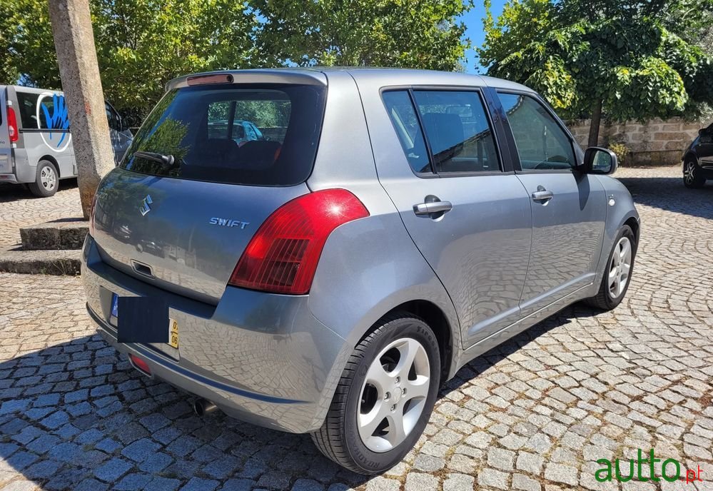 2007' Suzuki Swift 1.3 Ddis Gl photo #3