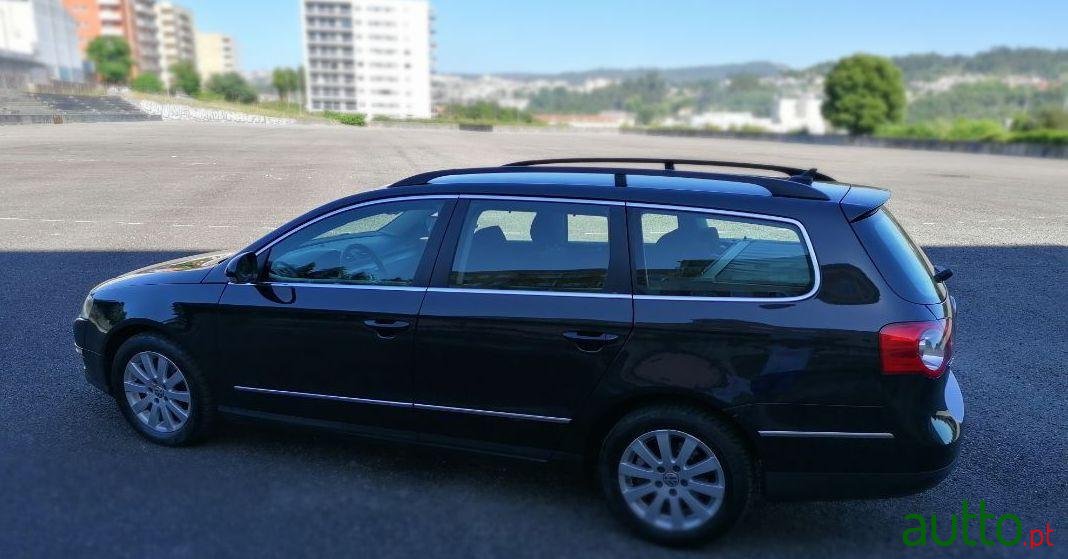 2008' Volkswagen Passat Variant photo #1