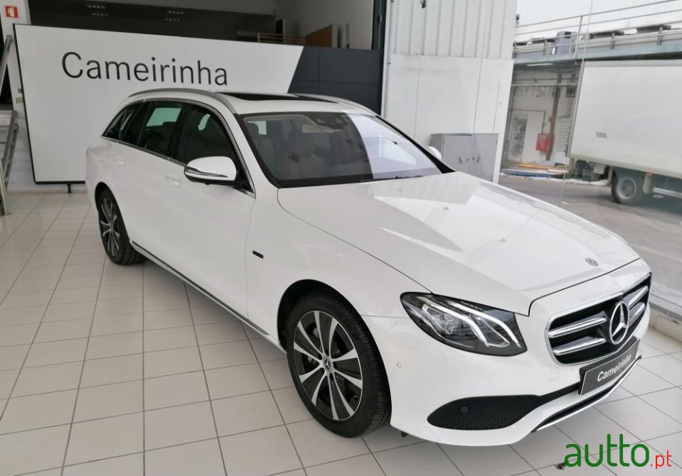 2019' Mercedes-Benz E-300 photo #1