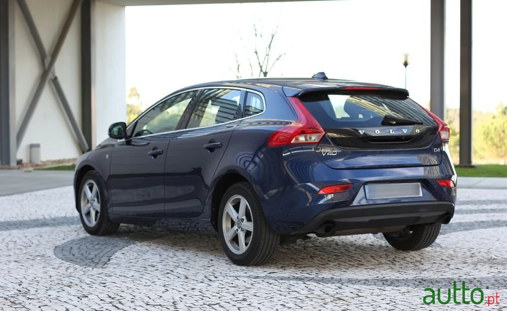 2015' Volvo V40 D4 Ocean Race photo #3