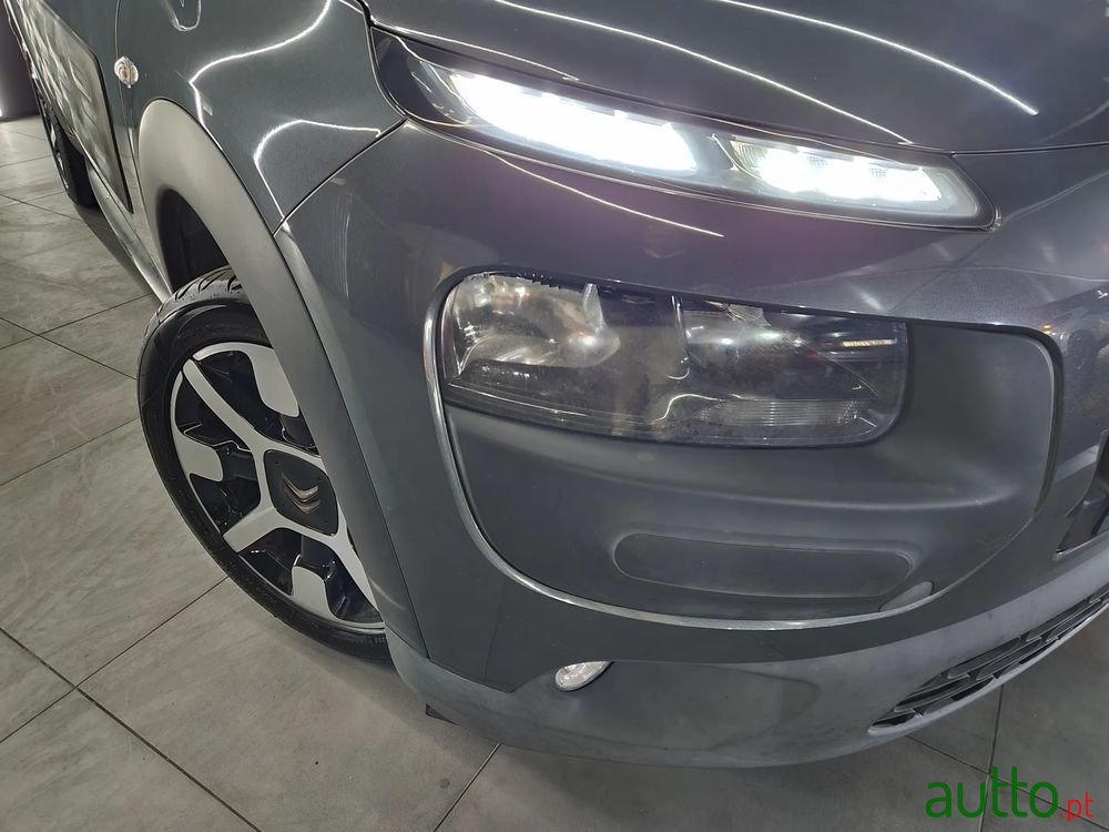 2016' Citroen C4 Cactus photo #2