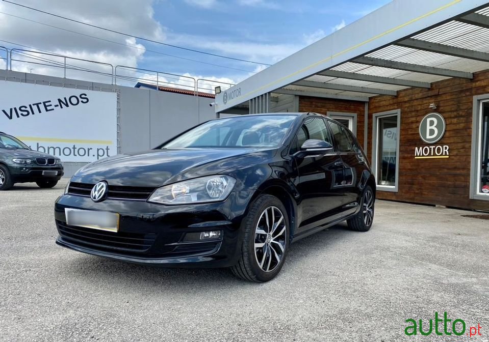 2016' Volkswagen Golf photo #1