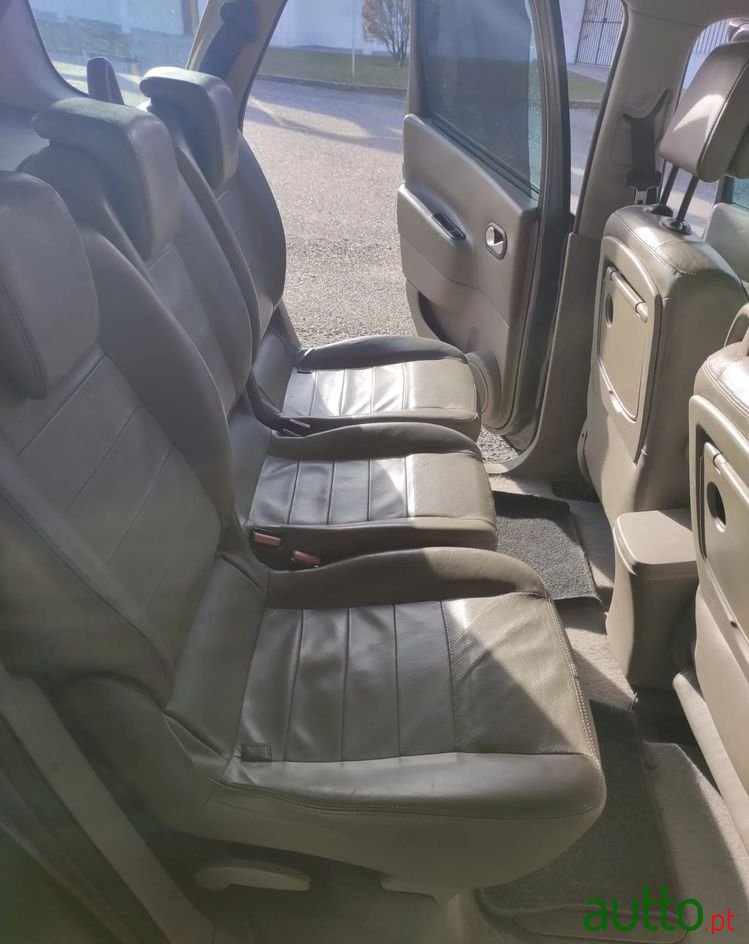 2005' Renault Grand Scenic photo #4