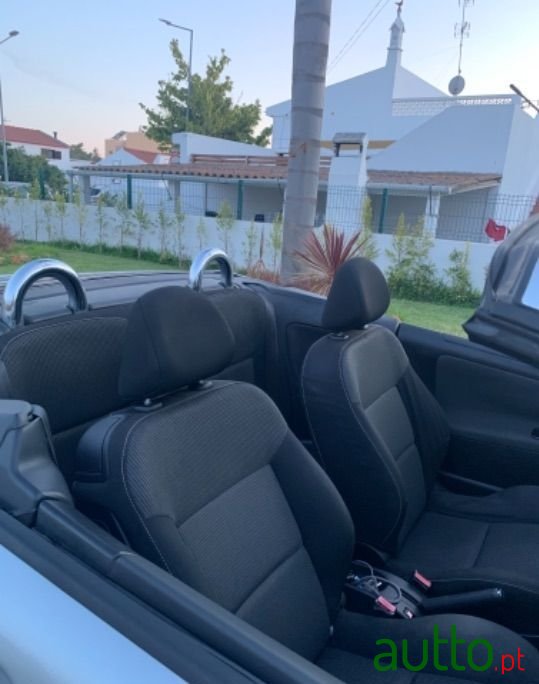 2010' Peugeot 207 photo #2