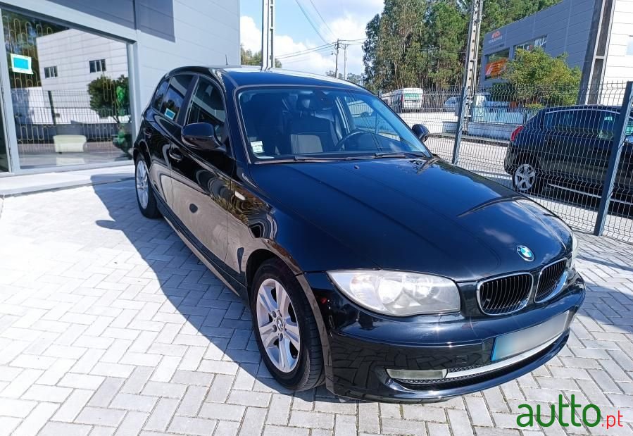 2011' BMW Série 1 D photo #4