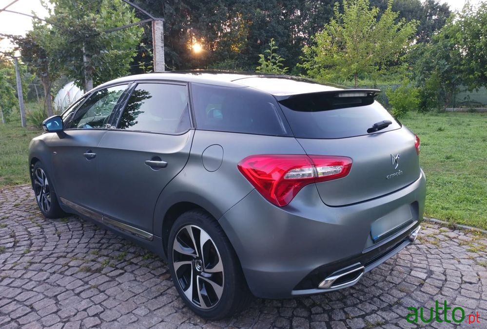 2013' Citroen DS5 photo #3