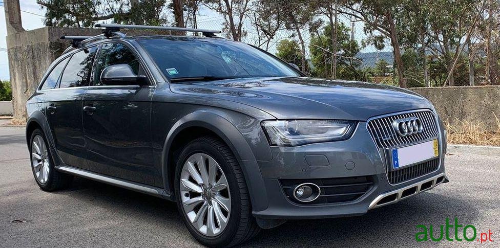 2012' Audi A4 Allroad photo #2