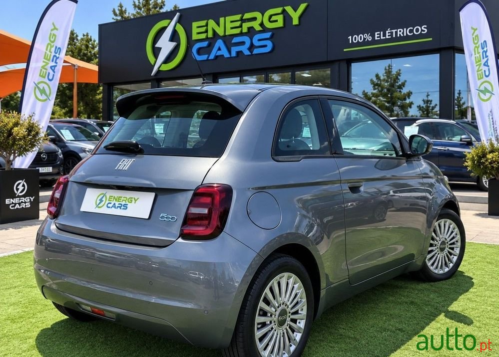 2023' Fiat 500e Icon photo #3