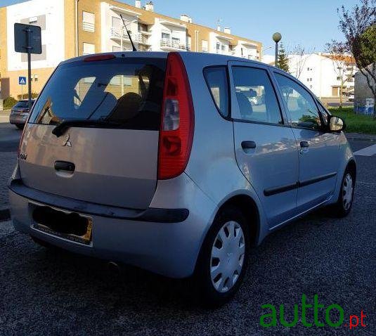 2005' Mitsubishi Colt photo #1