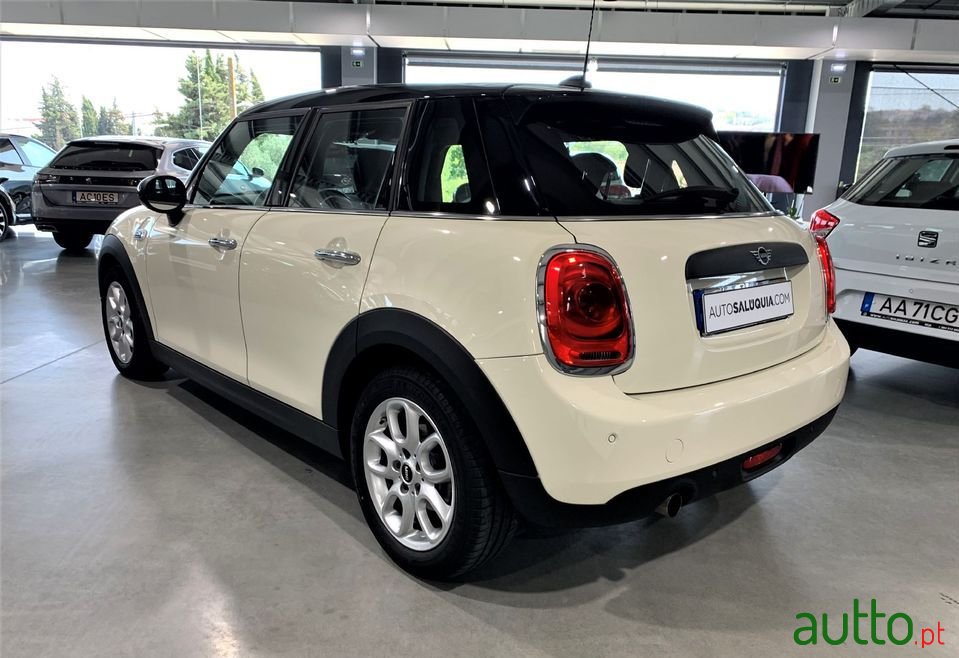 2019' MINI One photo #3