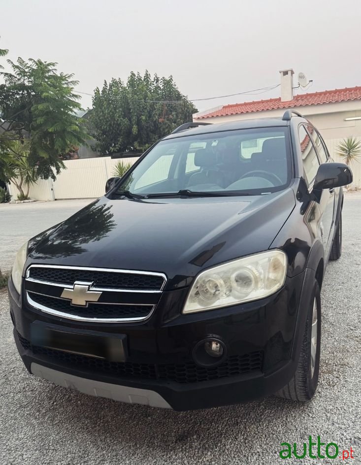 2007' Chevrolet Captiva 2.0 Vcdi Seven 7L photo #2
