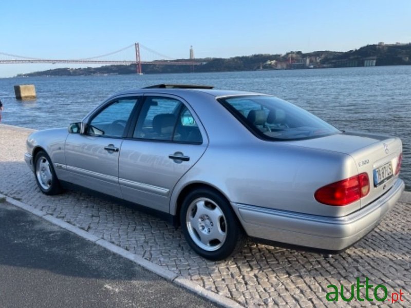 1998' Mercedes-Benz E-300 photo #2