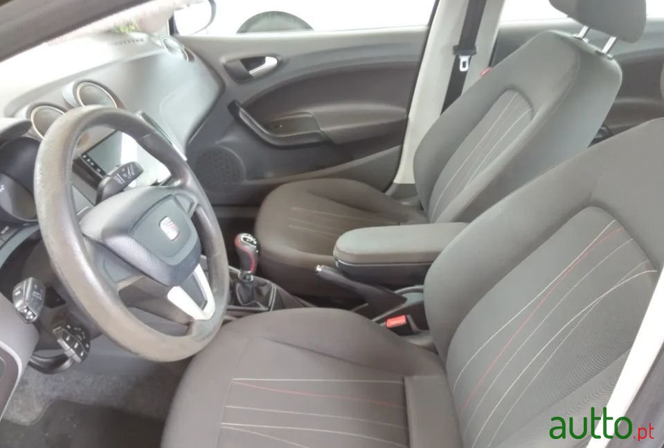 2011' SEAT Ibiza St photo #6