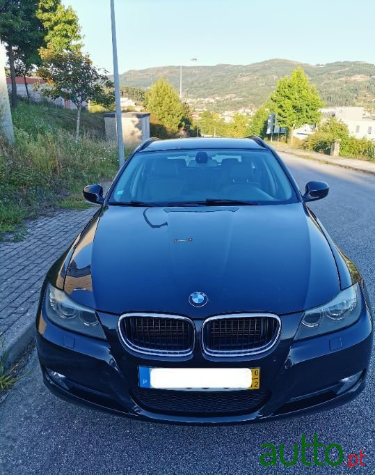 2010' BMW 320 photo #2