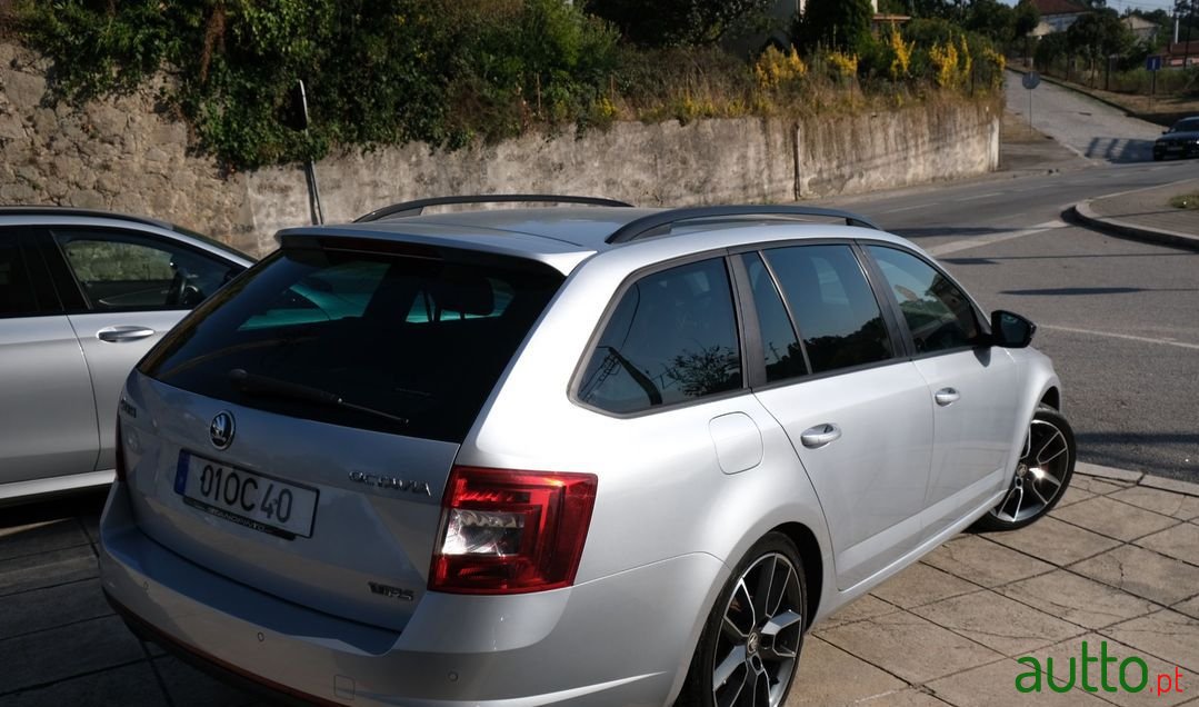 2013' Skoda Octavia Break photo #5