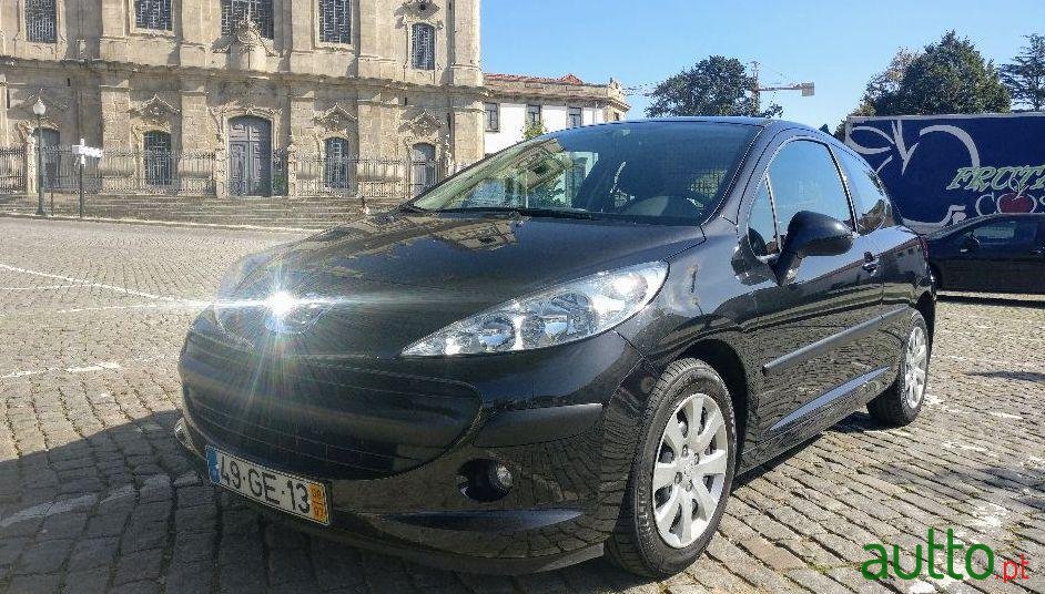 2008' Peugeot 207 Xa 1.4 Hdi photo #1