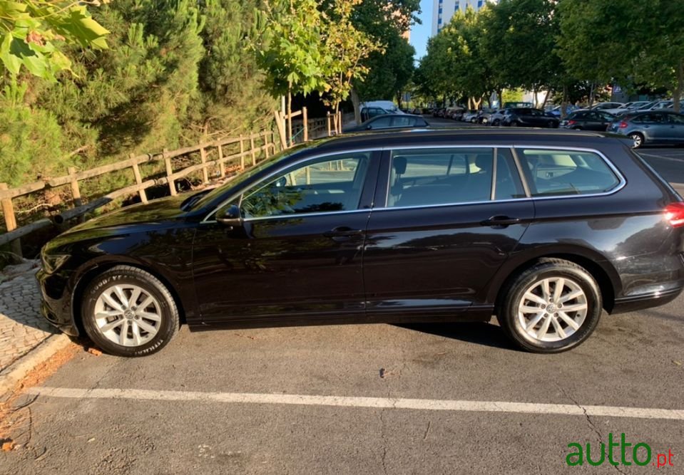 2015' Volkswagen Passat Variant photo #2