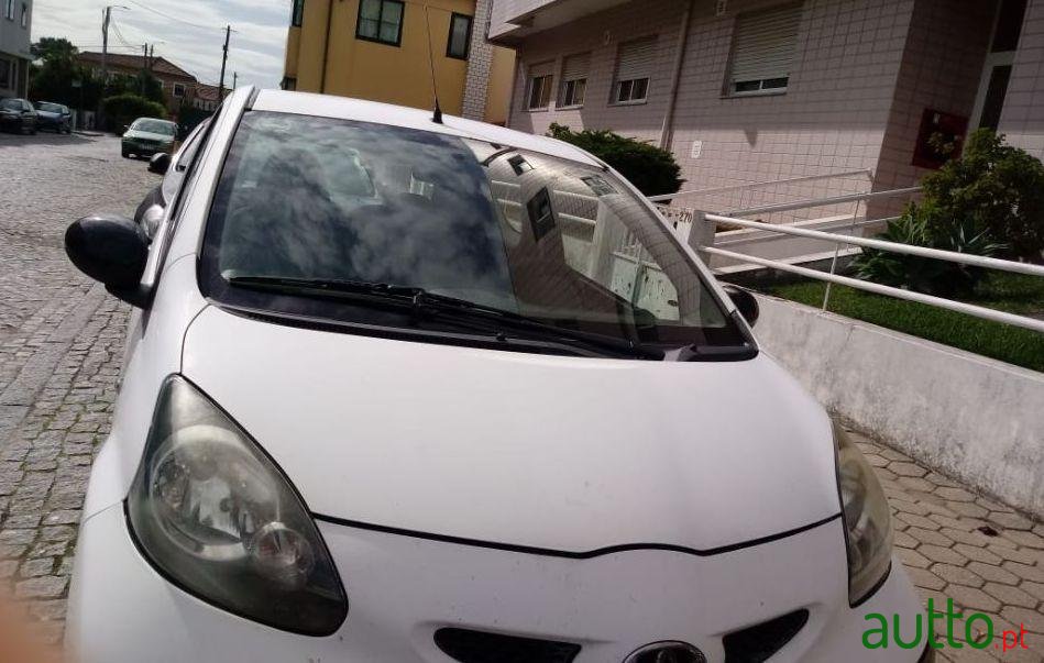 2008' Toyota Aygo photo #3