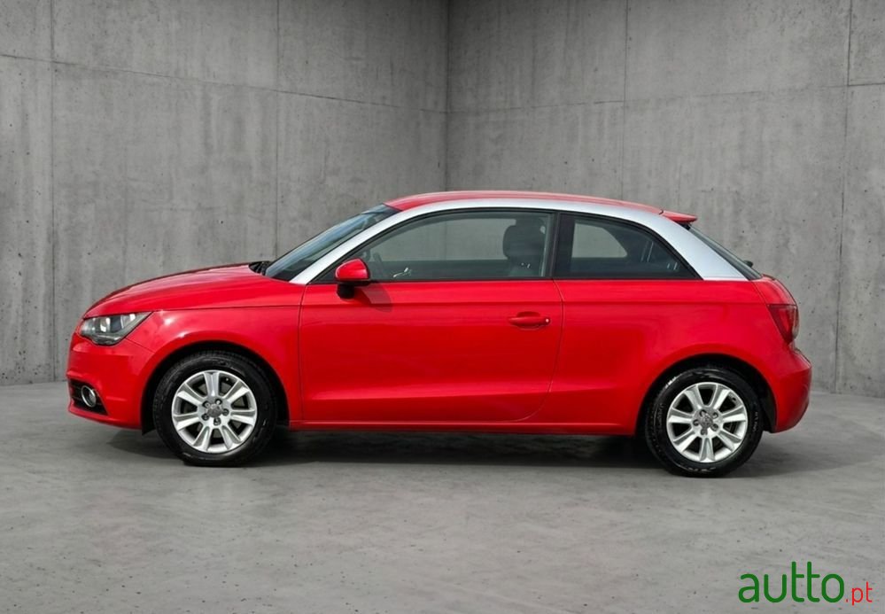 2011' Audi A1 1.6 Tdi Advance photo #4