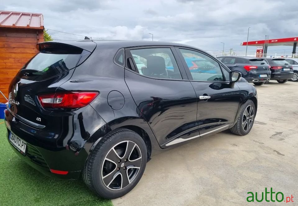 2015' Renault Clio photo #3