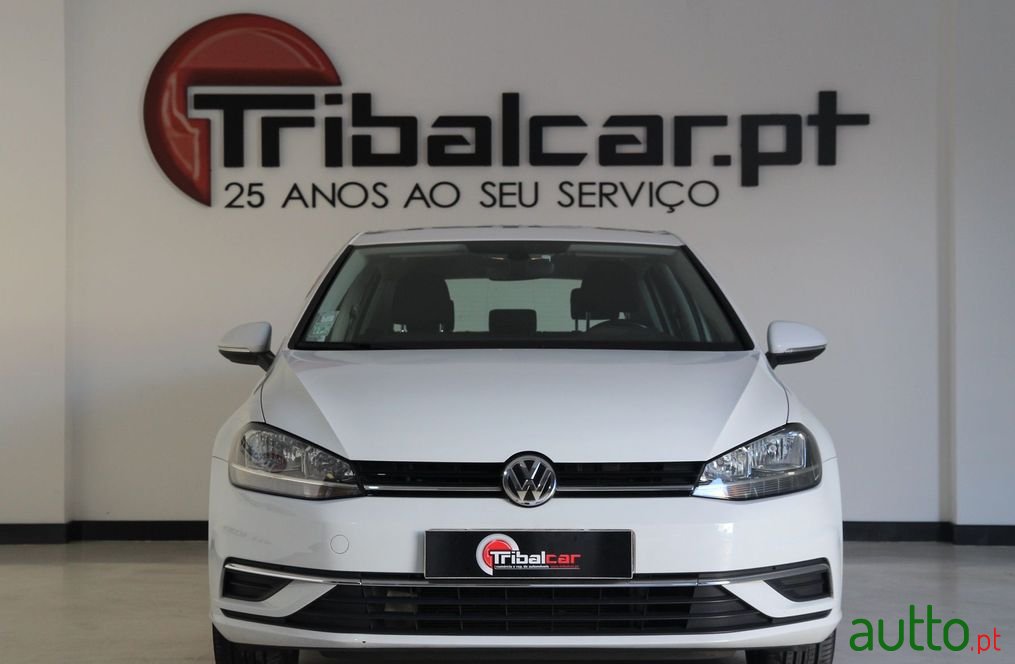 2017' Volkswagen Golf photo #5