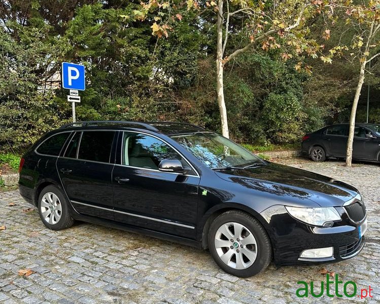 2013' Skoda Superb Break photo #5